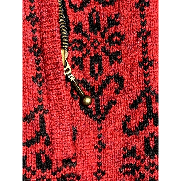 Icelandic Design Nordic full zip sweater red with floral embroidery size small - Picture 9 of 10